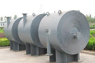 螺旋板式换热器是一种高效换热器设备,适用汽－汽、汽－液、液－液，对液传热。它适用于化学、石油、溶剂、医药、食品、轻工、纺织、冶金、轧钢、焦化等行业。按 结构形式可分为 不可拆式（Ⅰ型）螺旋板式及可拆式（Ⅱ型、Ⅲ型）螺旋 板式换热器。